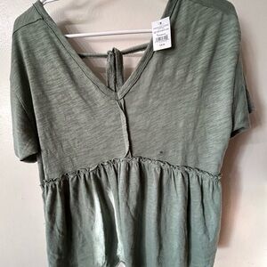 American Eagle Outfitters Sage Green Short Sleeve Tee